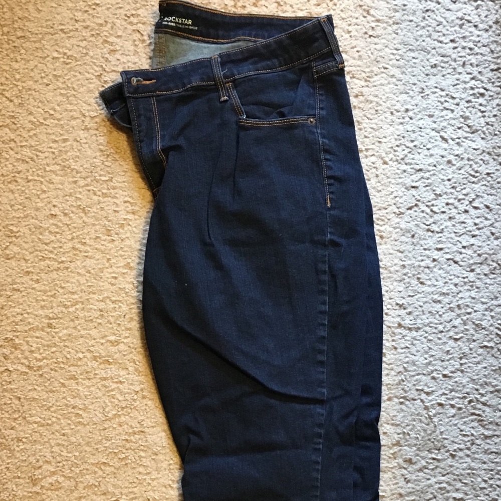Old Navy Women’s Rockstar Jeans- dark wash